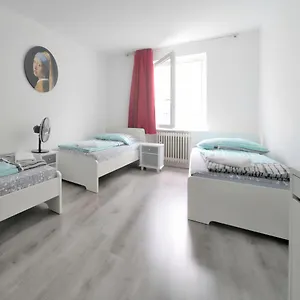 Schoenes Helles Zimmer Direkt In Frankfurt City Nr 301 , Frankfurt am Main Deutschland